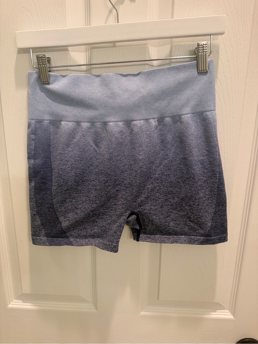 PINK Victoria's Secret Seamless High Waisted Ombre Workout Shorts Blue Size L